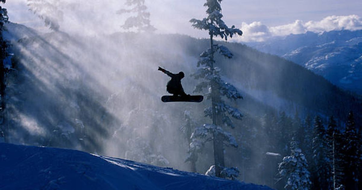 Snowboarder